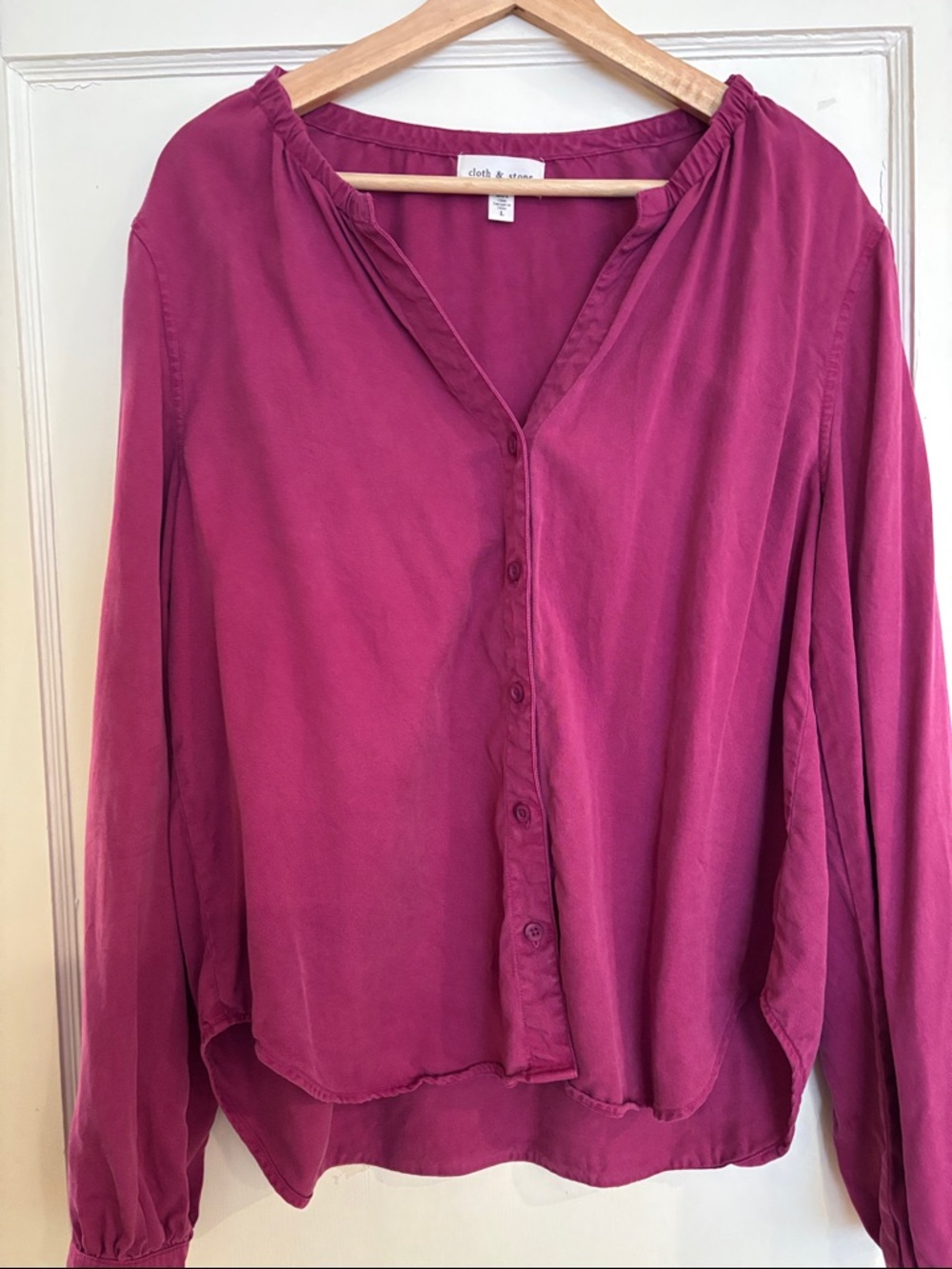 cloth & stone Magenta Button-Front V-Neck Blouse